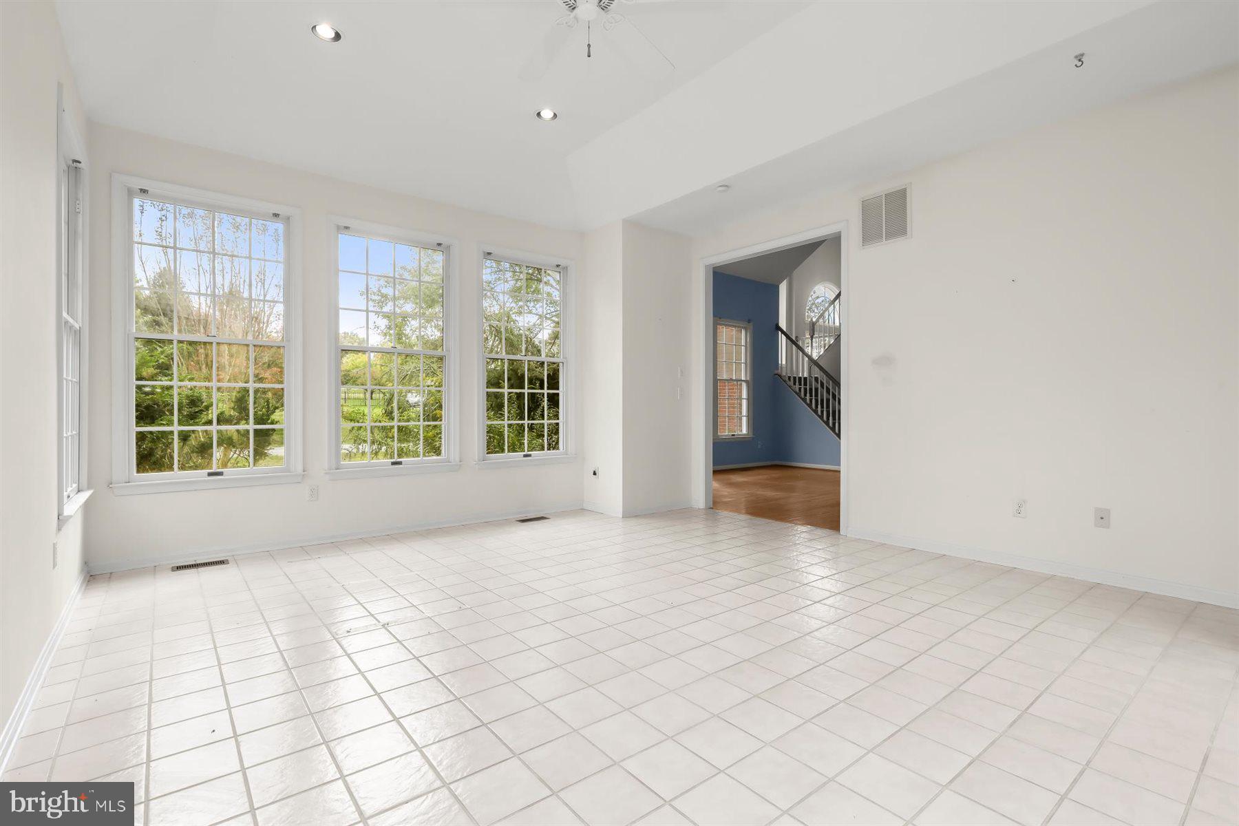 RIVER DOWNS - Residential