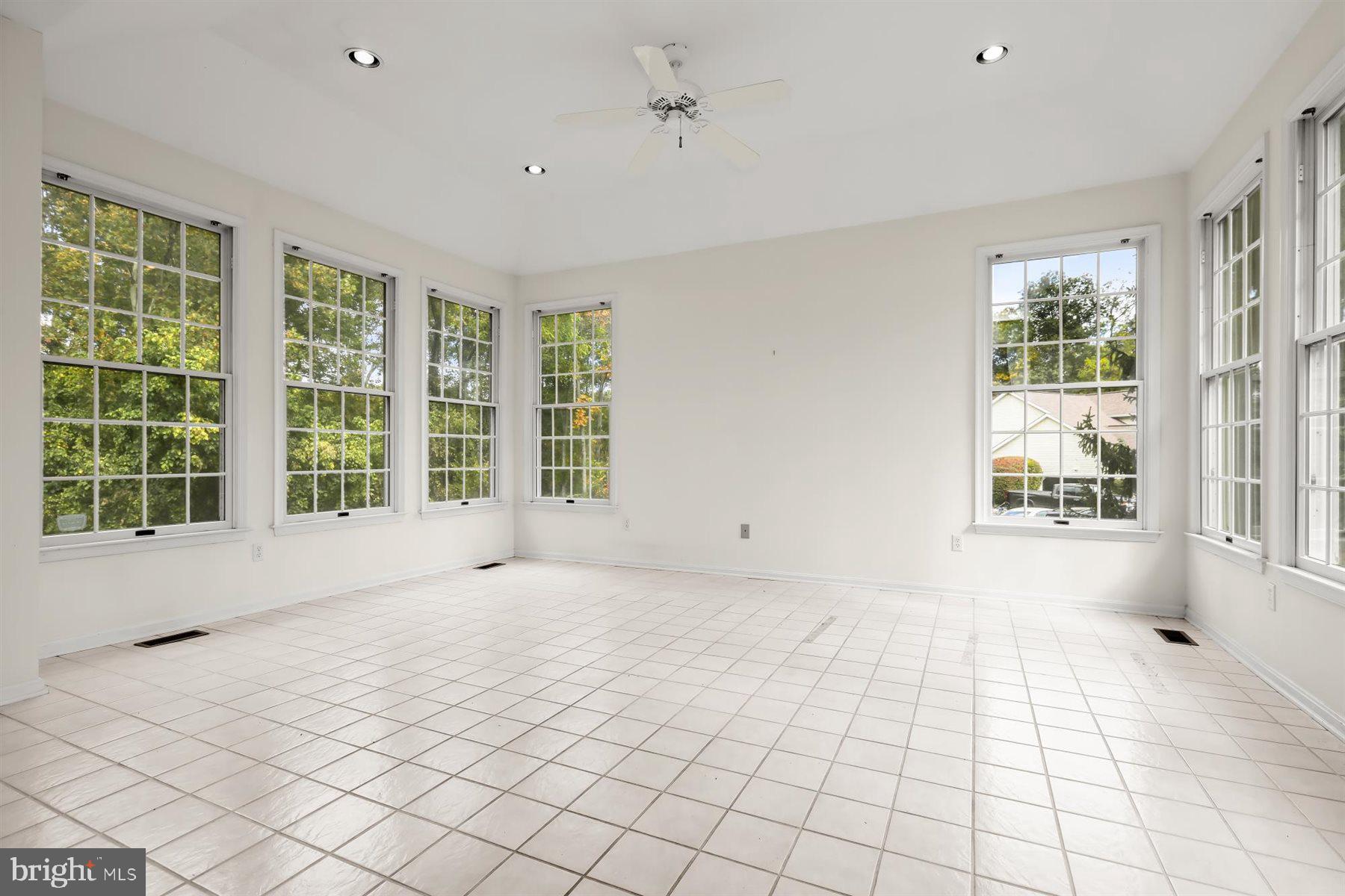 RIVER DOWNS - Residential