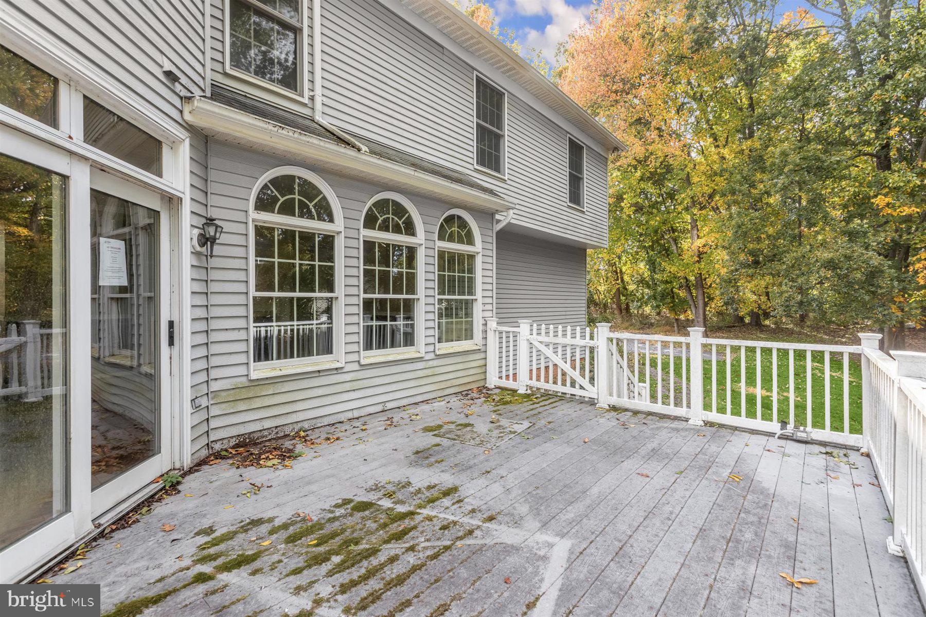 RIVER DOWNS - Residential