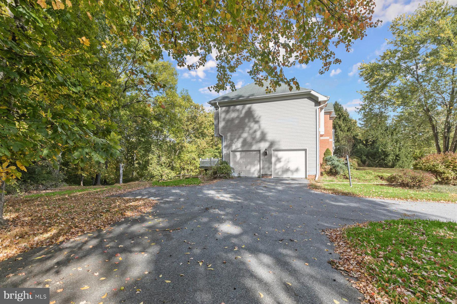 RIVER DOWNS - Residential