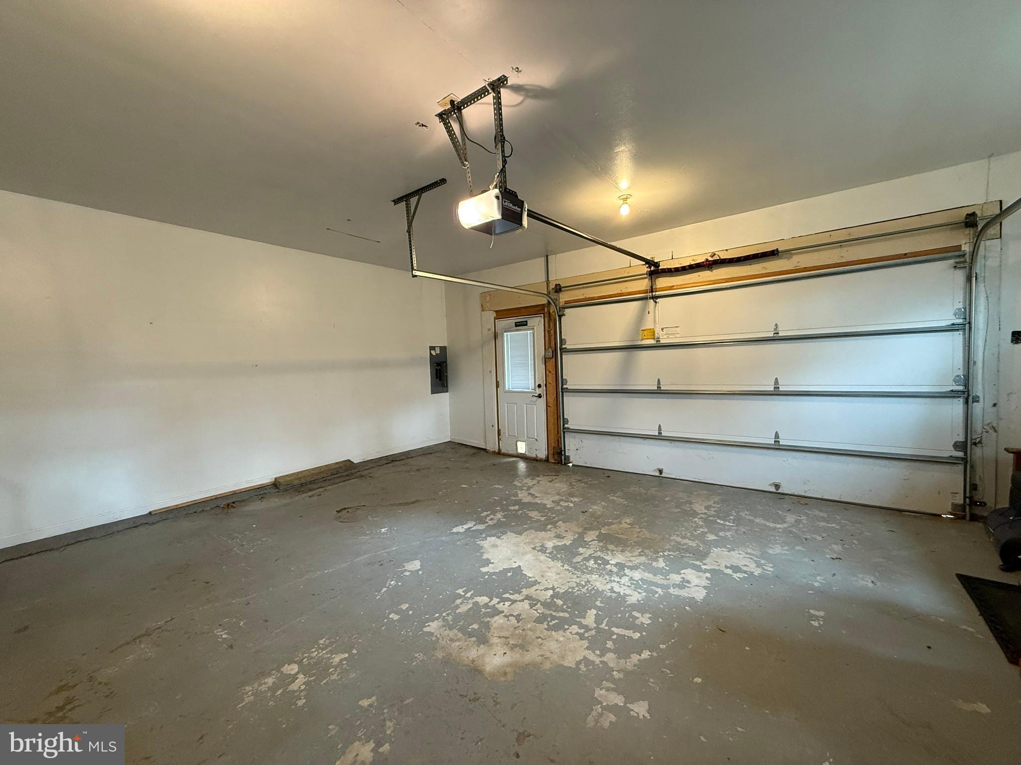 TANTALLON ON THE POTOMAC - Residential