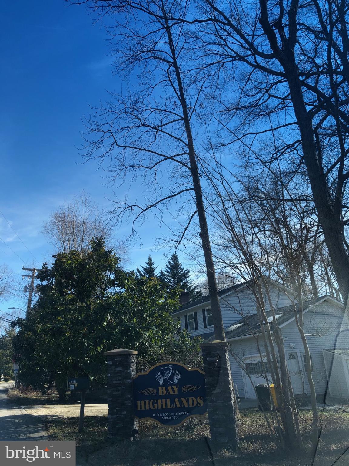 BAY HIGHLANDS - Land