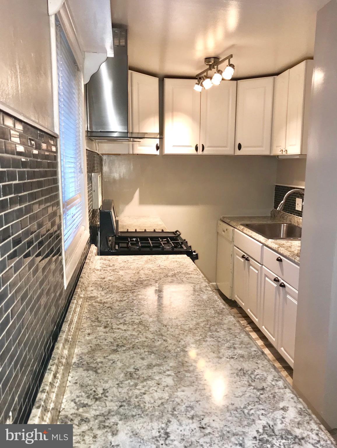 HERITAGE KNOLL - Residential