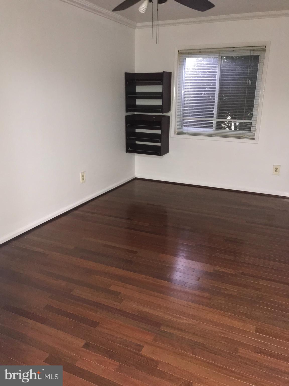 HERITAGE KNOLL - Residential