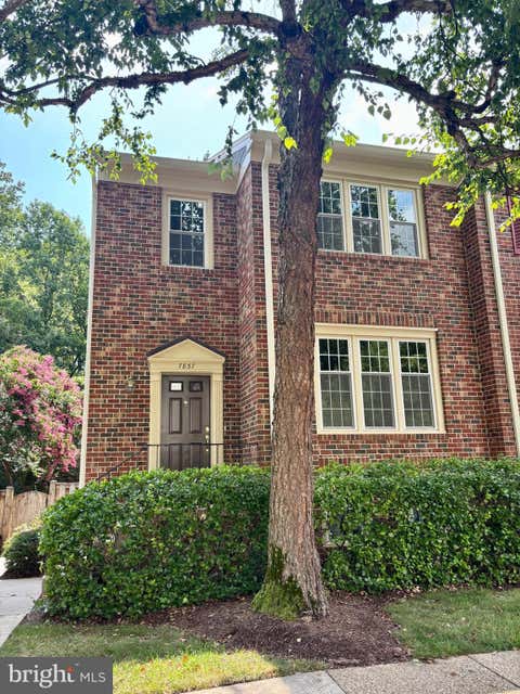Photo of 7857 Hampton Village Pass, ANNANDALE, VA 22003 (MLS # VAFX2330304)