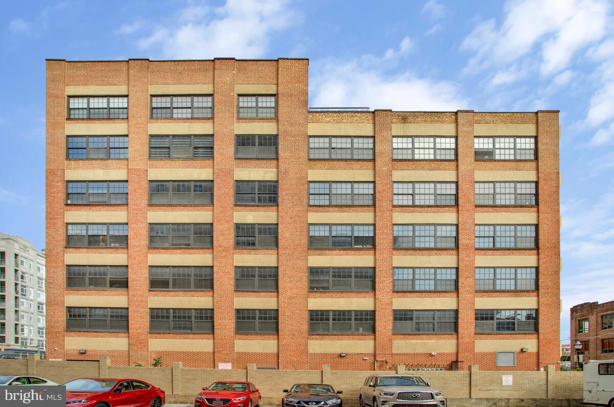 BRECO CONDOMINIUMS - Residential