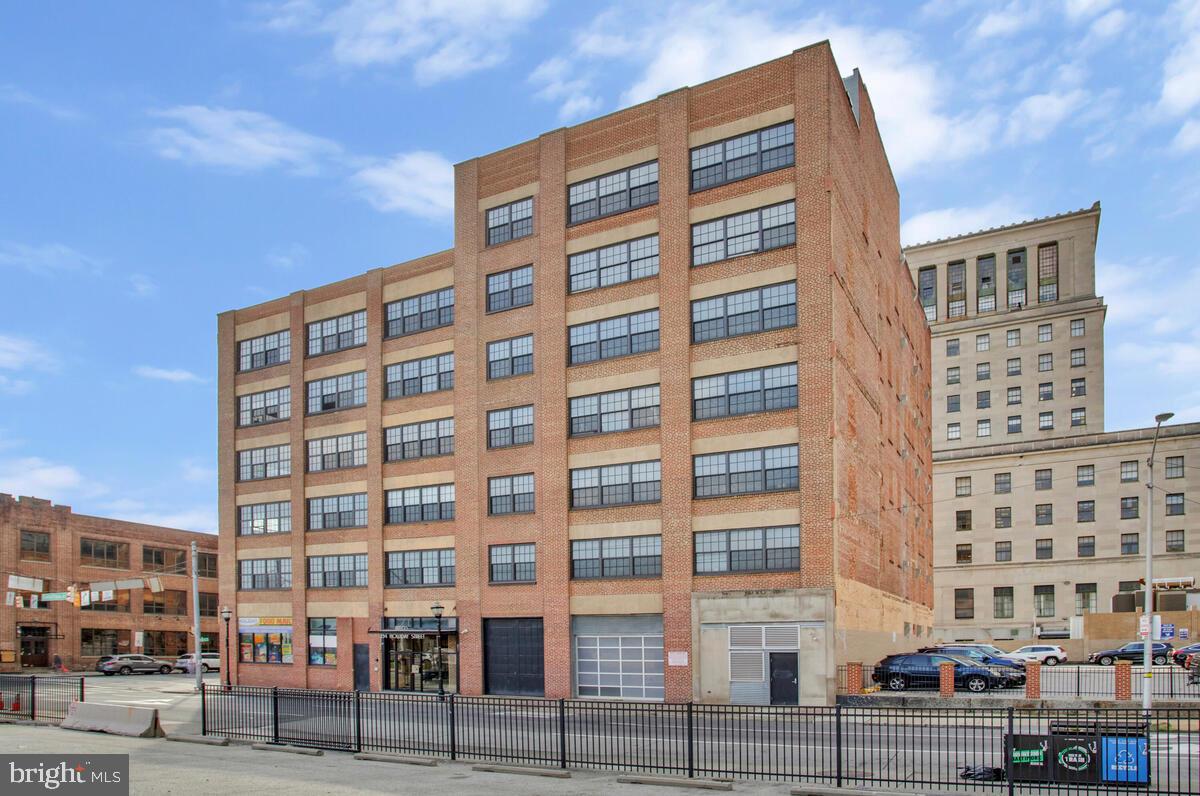 BRECO CONDOMINIUMS - Residential