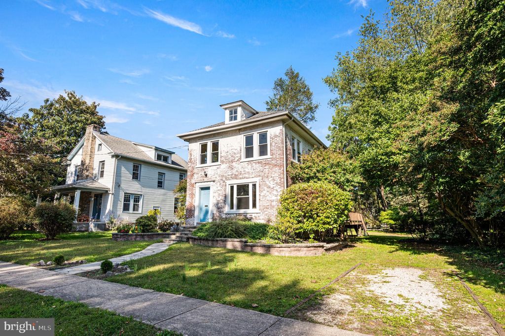 Photo of 345 Vassar Avenue, SWARTHMORE, PA 19081 (MLS # PADE2101650)