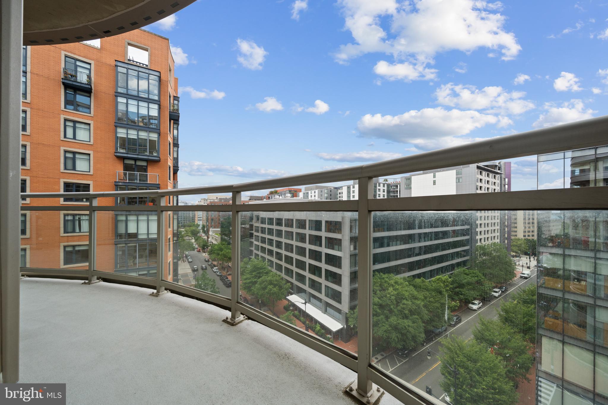 811 4TH STREET NW 811