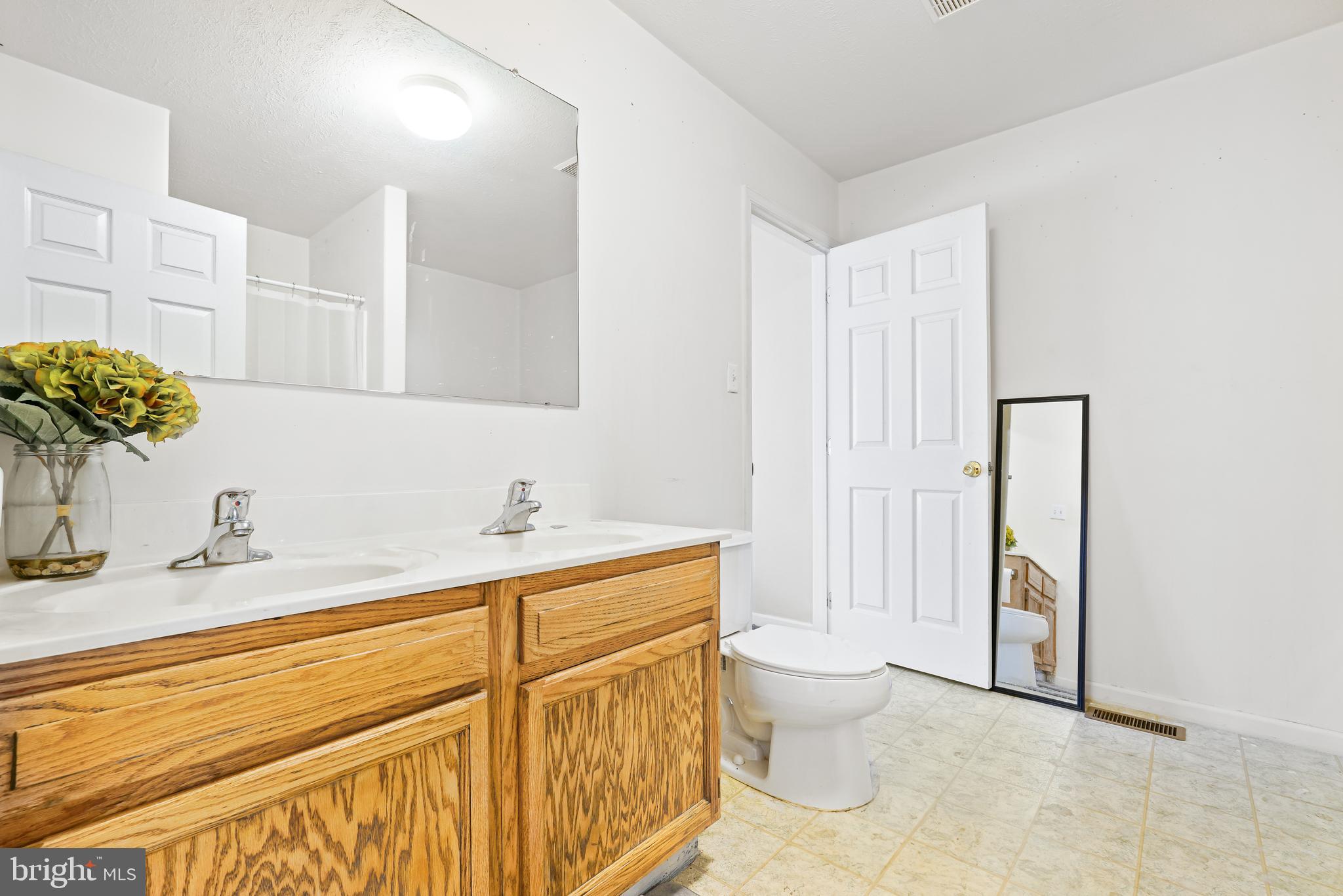 WALNUT HILL - Residential