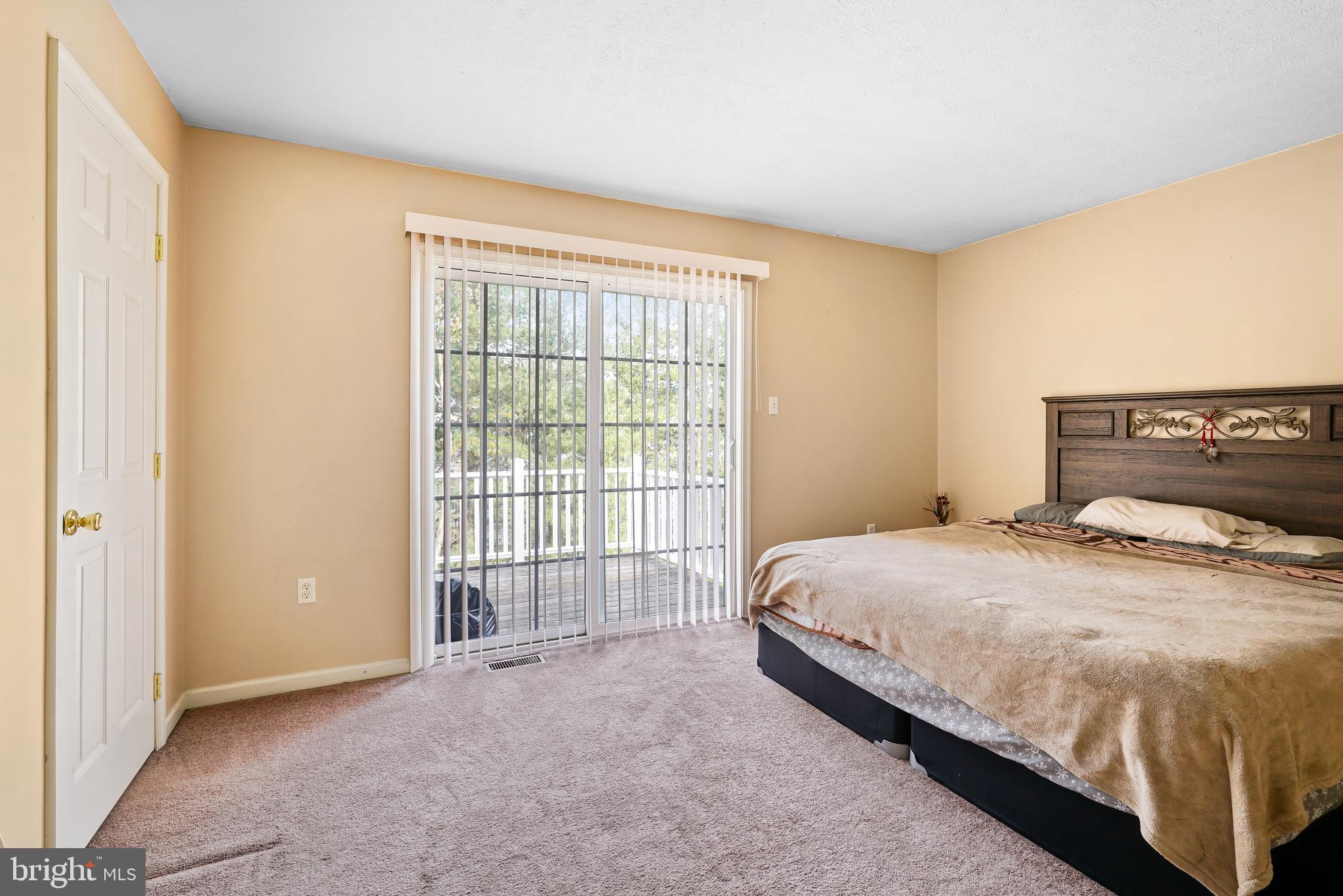 WALNUT HILL - Residential