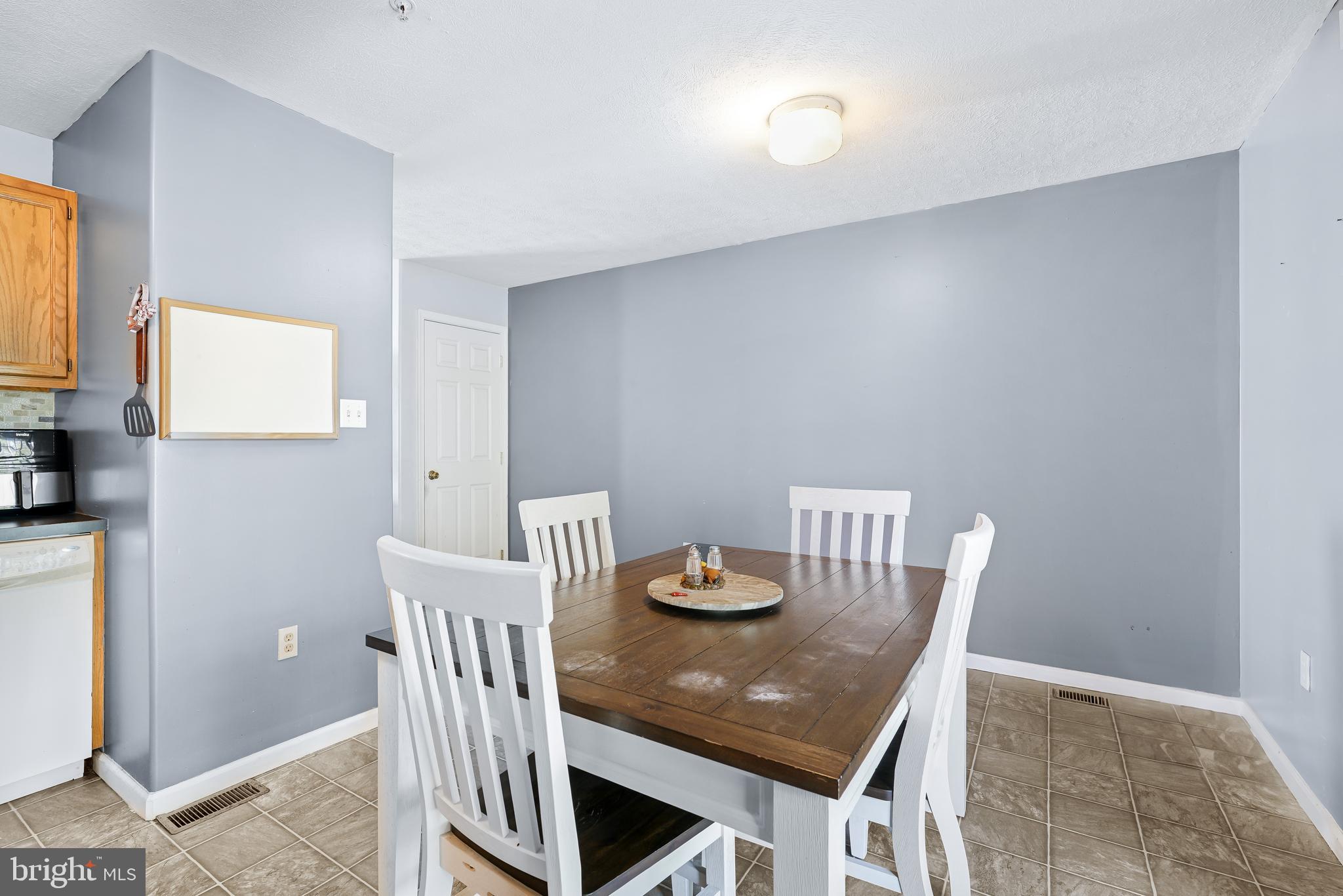 WALNUT HILL - Residential