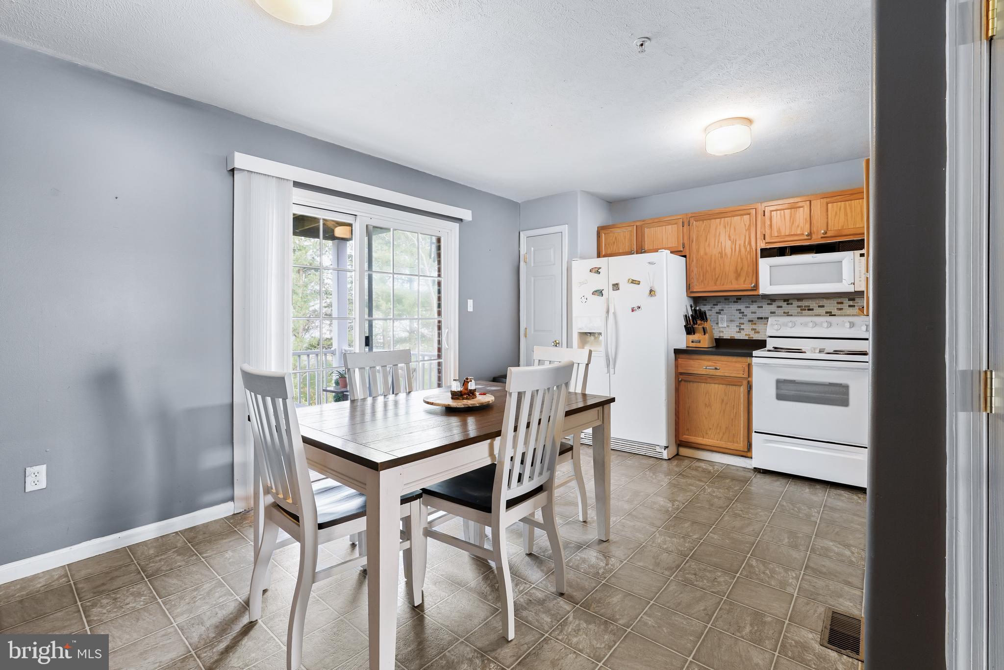 WALNUT HILL - Residential