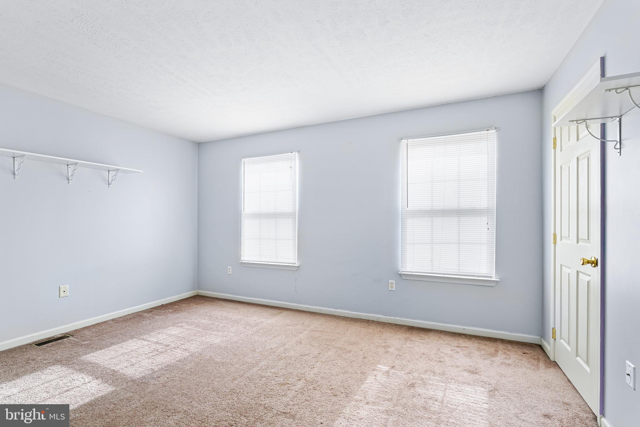 WALNUT HILL - Residential