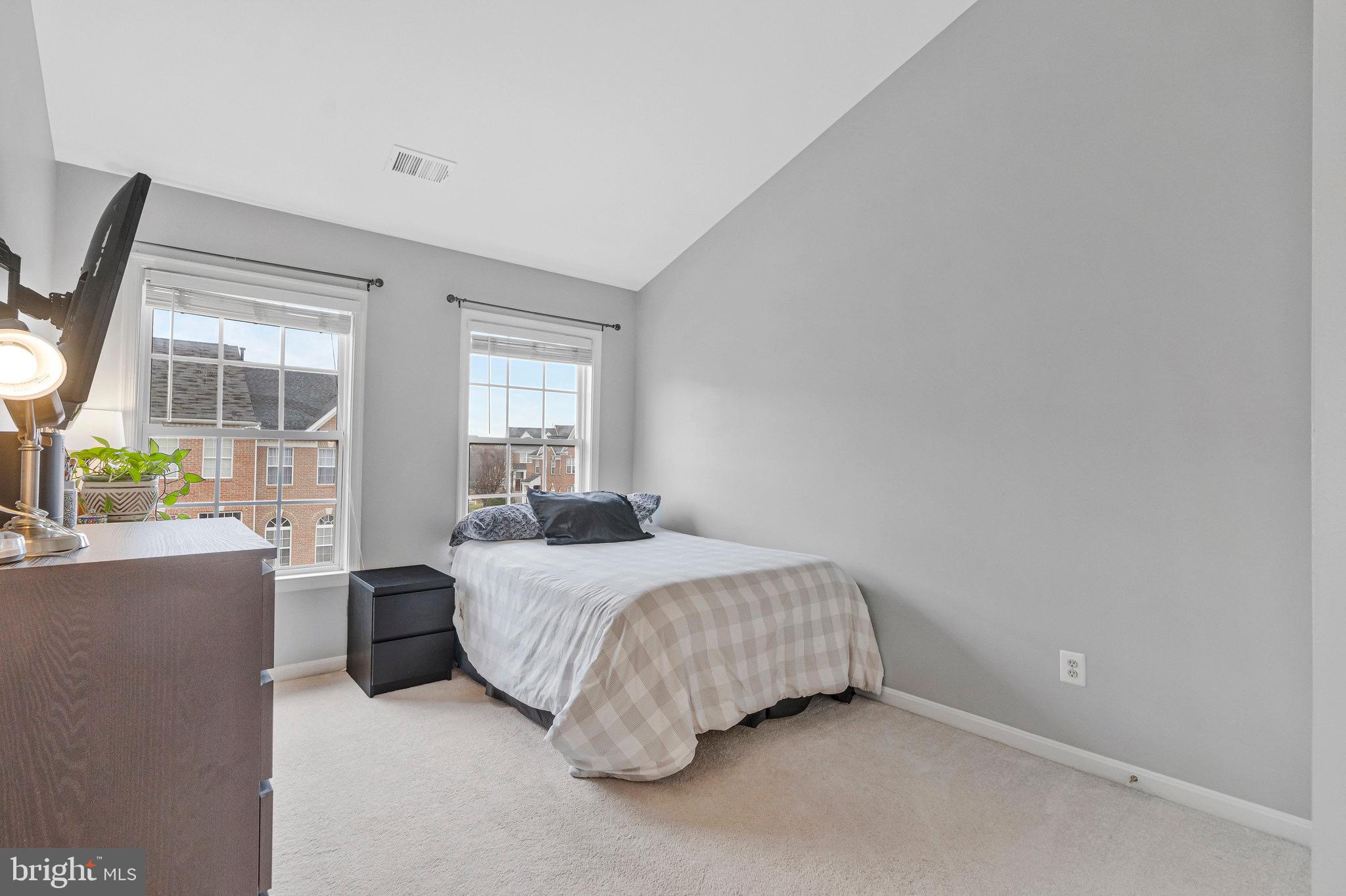 POTOMAC STATION - Residential