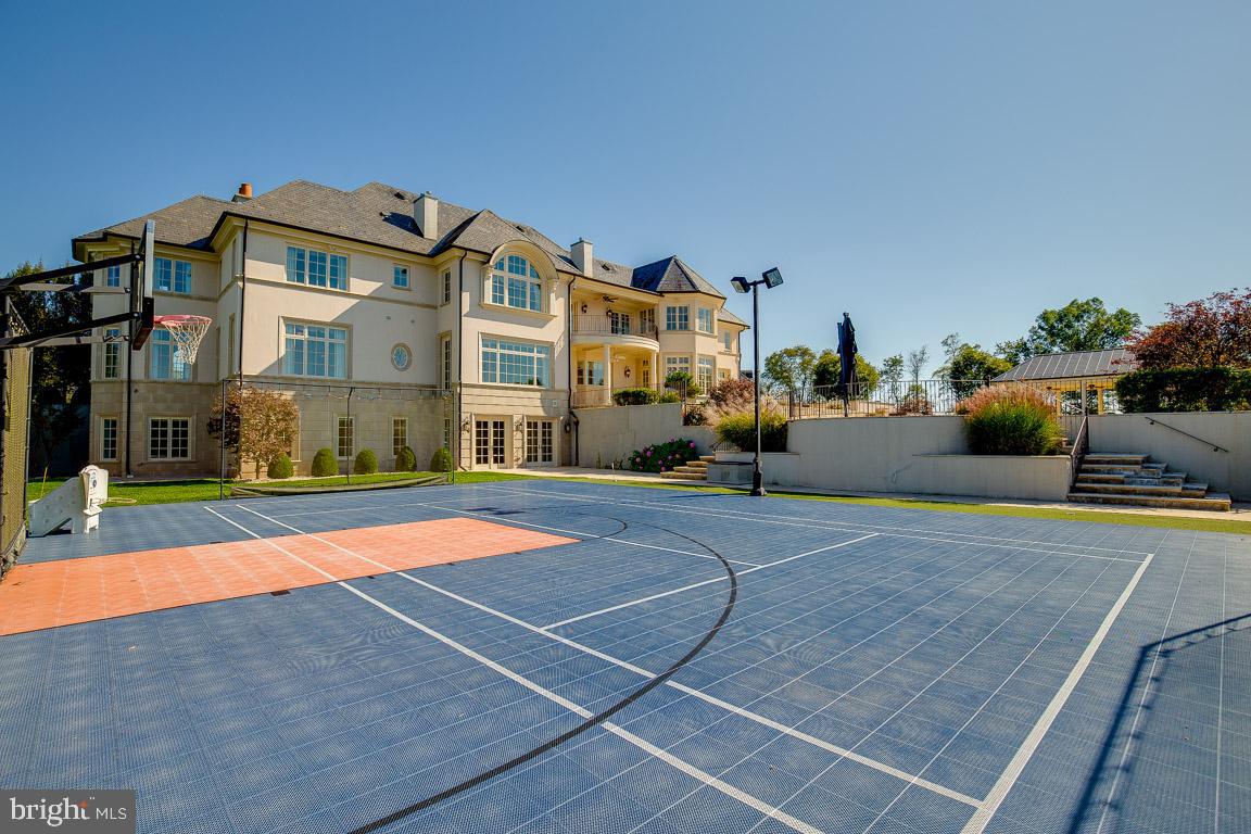 ESTATES @ CREIGHTON FARM - Residential