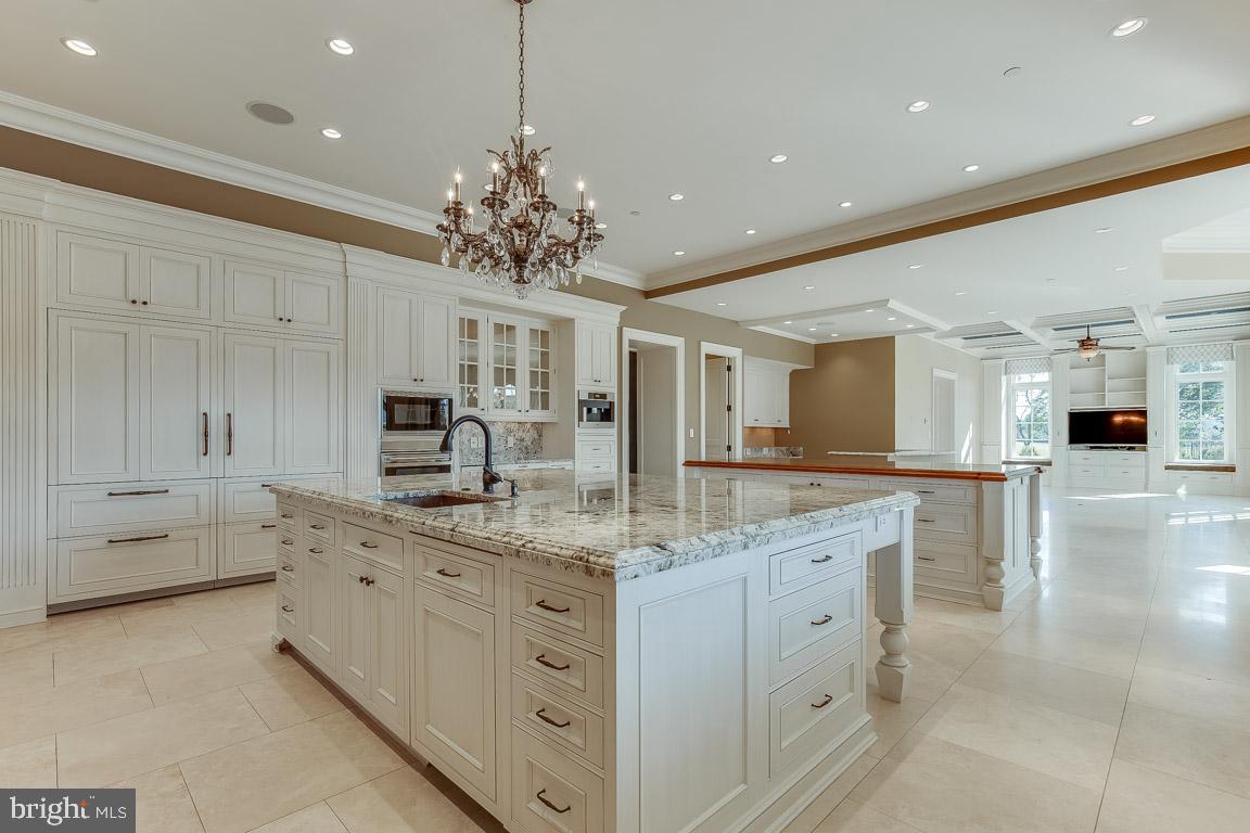 ESTATES @ CREIGHTON FARM - Residential