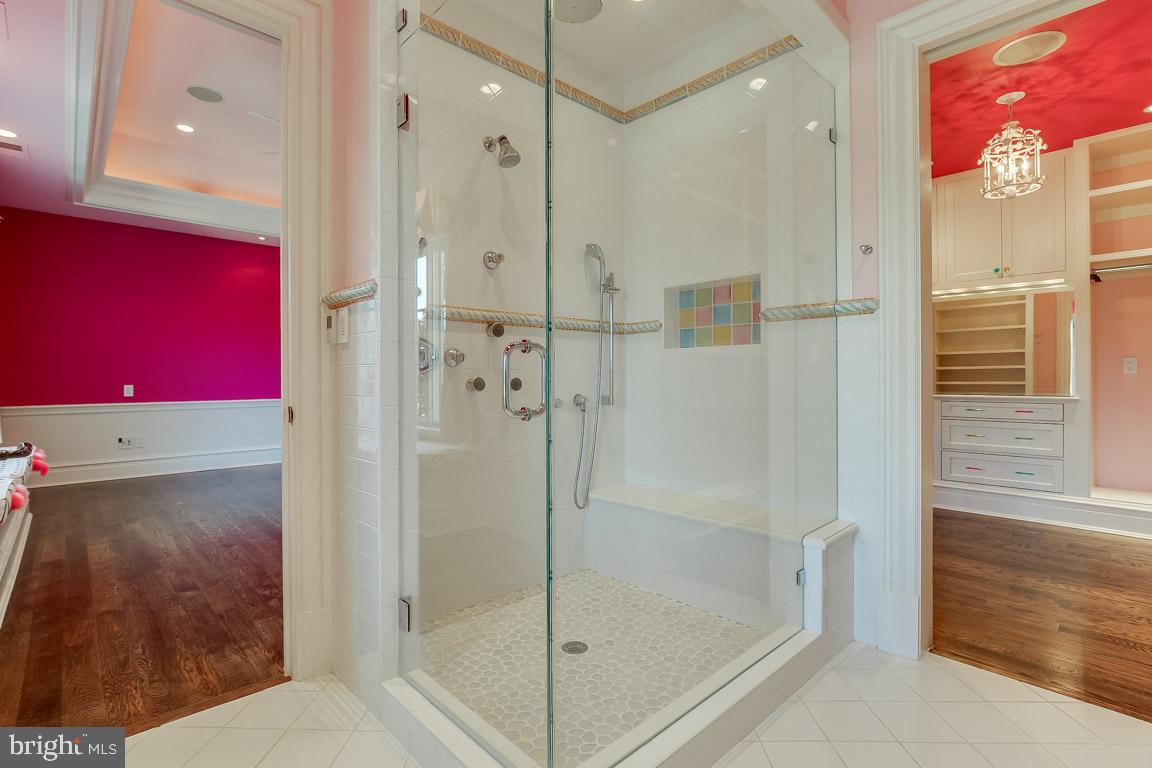 ESTATES @ CREIGHTON FARM - Residential