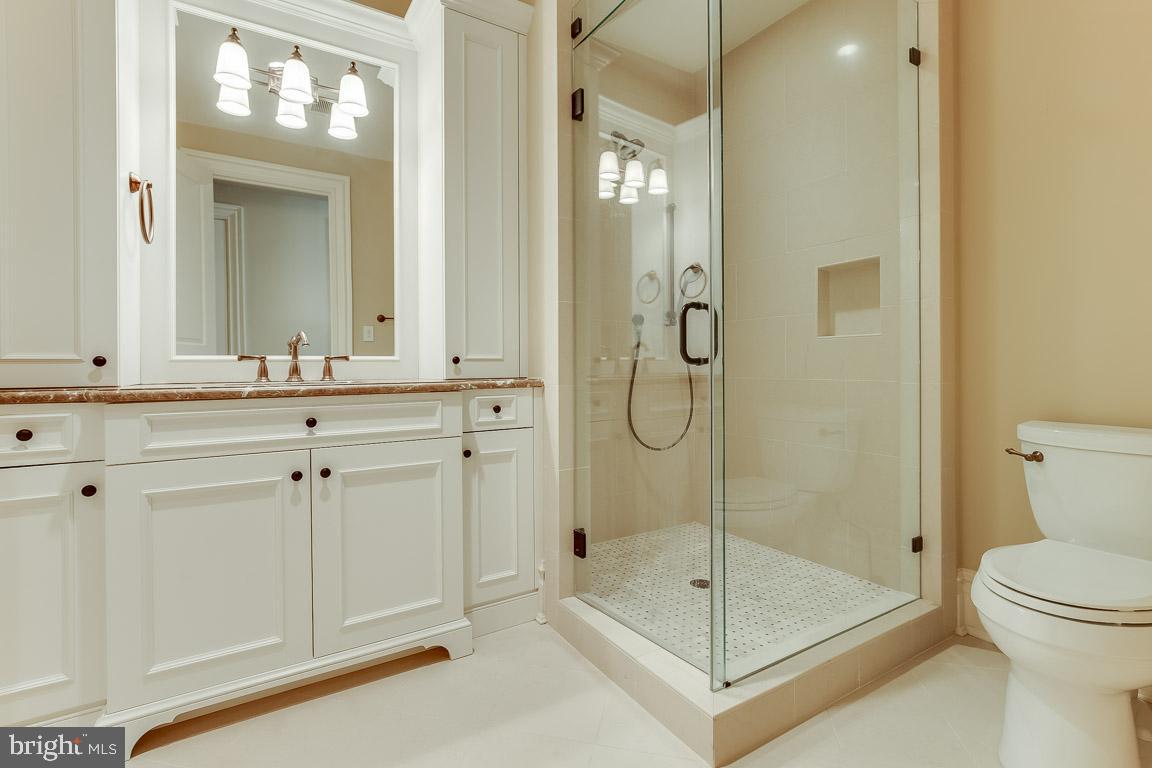 ESTATES @ CREIGHTON FARM - Residential