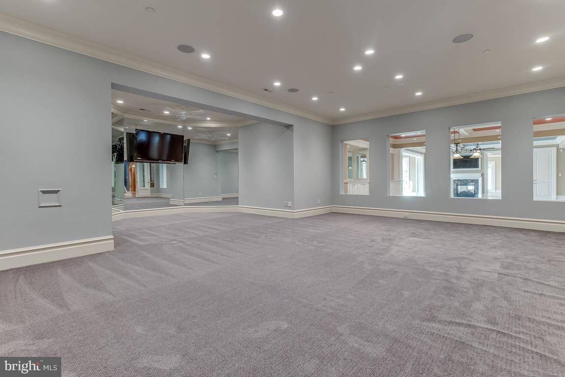 ESTATES @ CREIGHTON FARM - Residential