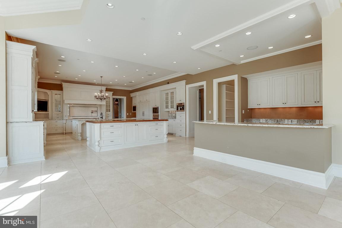 ESTATES @ CREIGHTON FARM - Residential