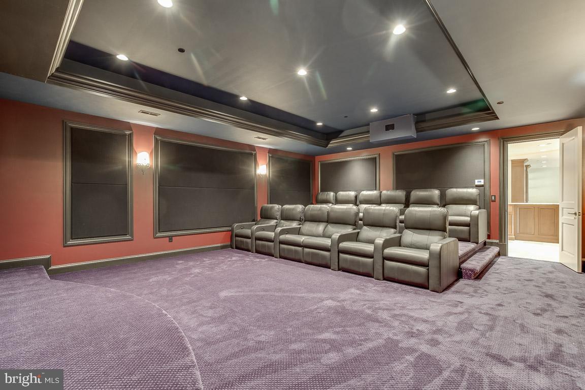 ESTATES @ CREIGHTON FARM - Residential