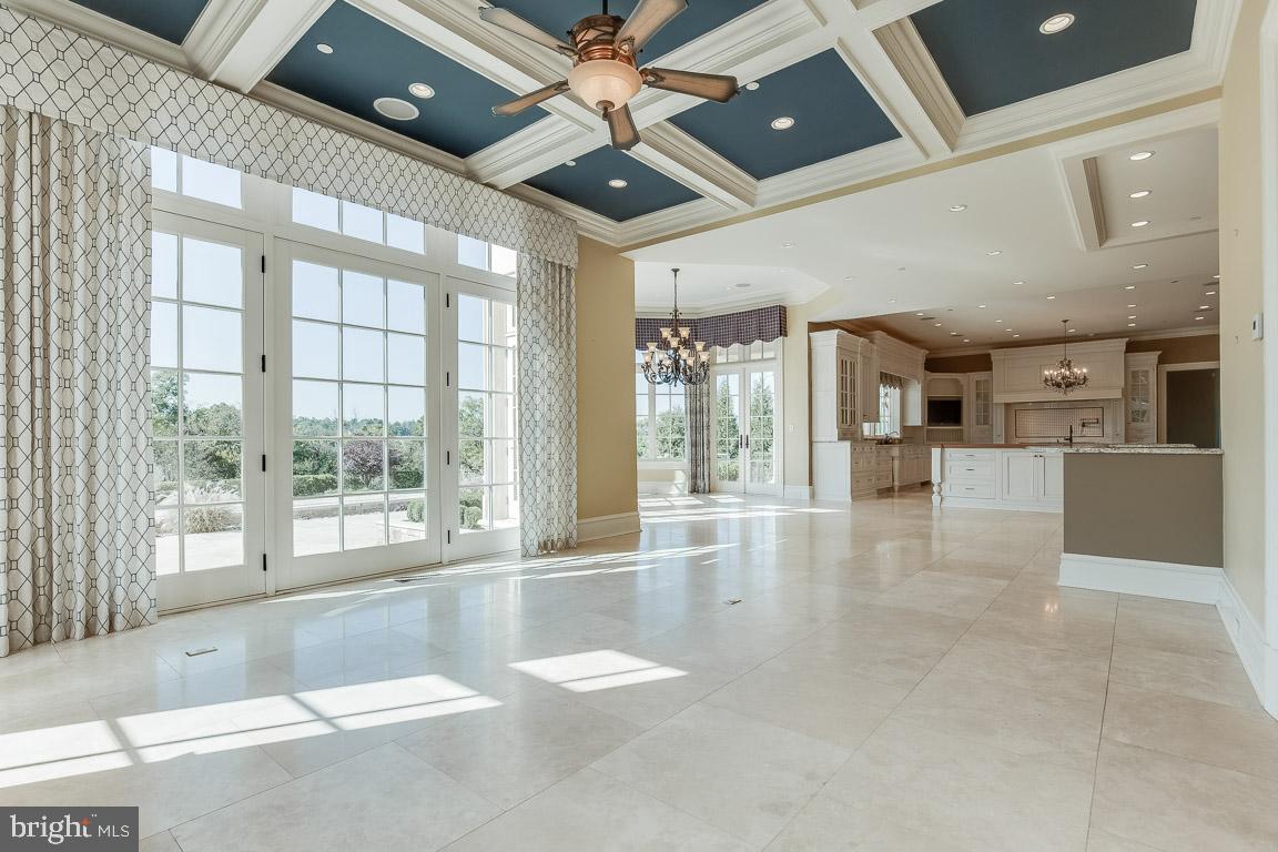 ESTATES @ CREIGHTON FARM - Residential