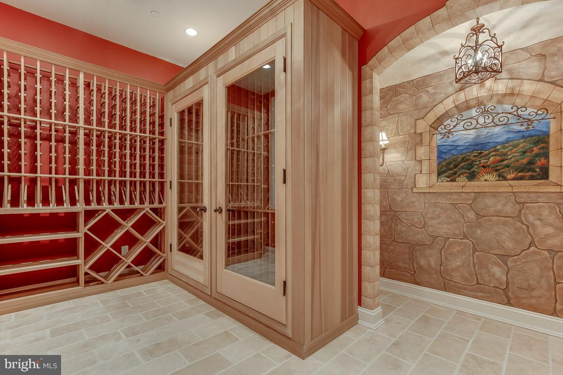 ESTATES @ CREIGHTON FARM - Residential