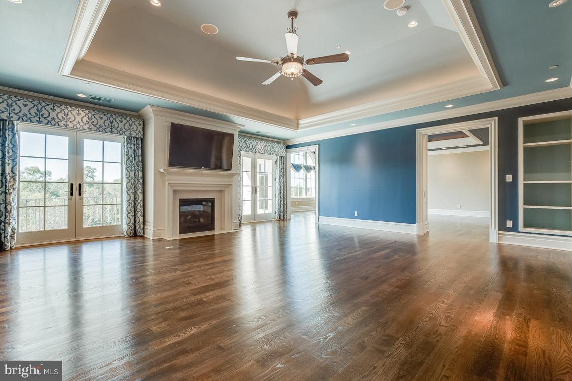 ESTATES @ CREIGHTON FARM - Residential