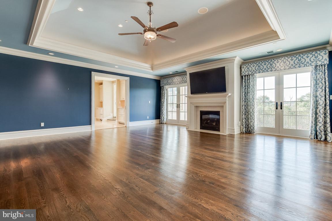 ESTATES @ CREIGHTON FARM - Residential