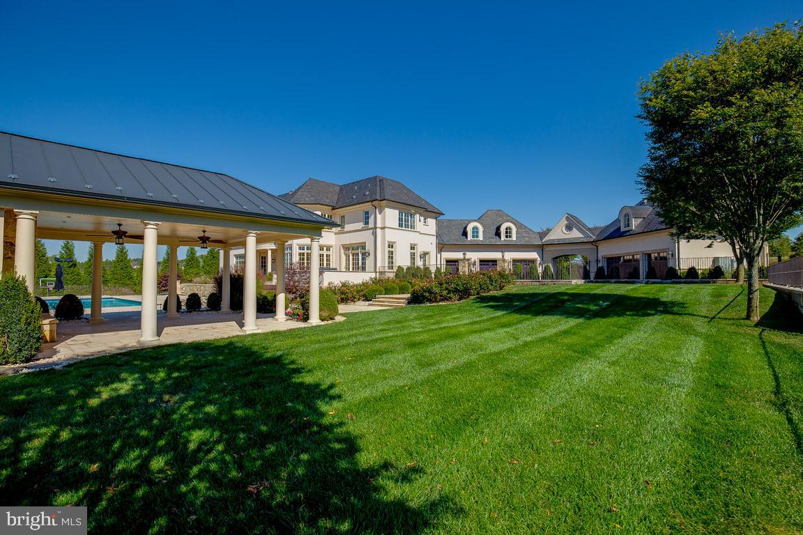 ESTATES @ CREIGHTON FARM - Residential