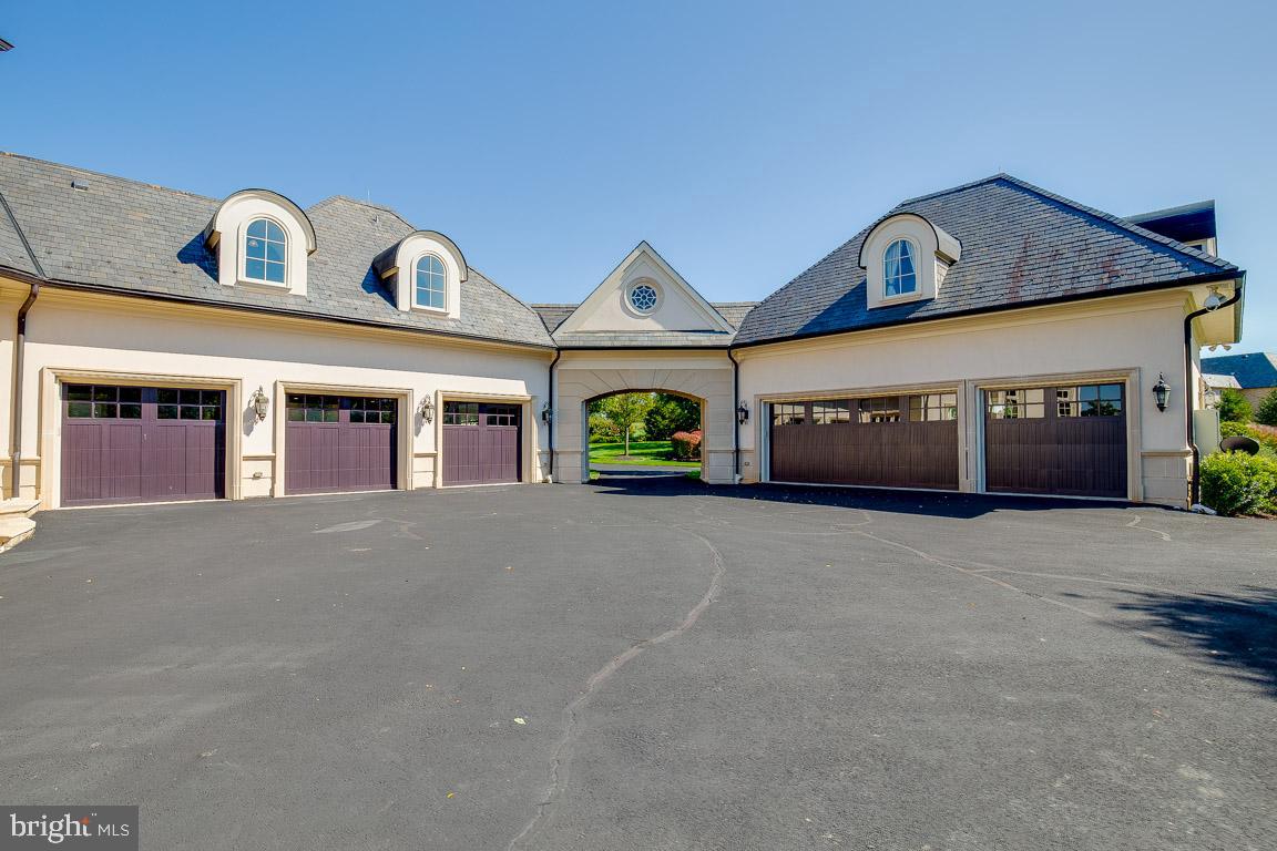 ESTATES @ CREIGHTON FARM - Residential