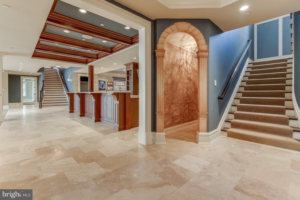 ESTATES @ CREIGHTON FARM - Residential