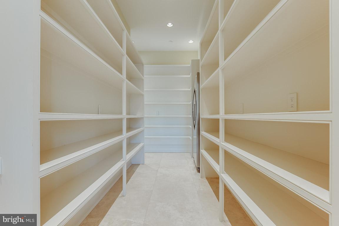 ESTATES @ CREIGHTON FARM - Residential