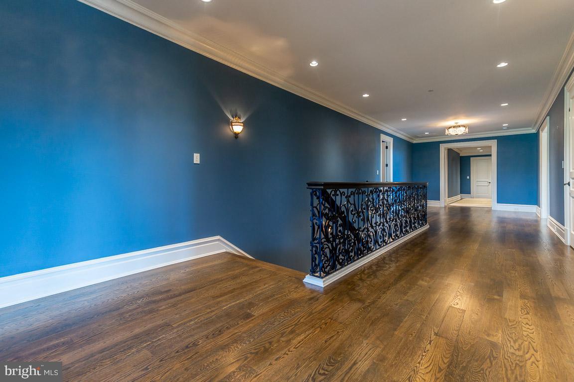 ESTATES @ CREIGHTON FARM - Residential