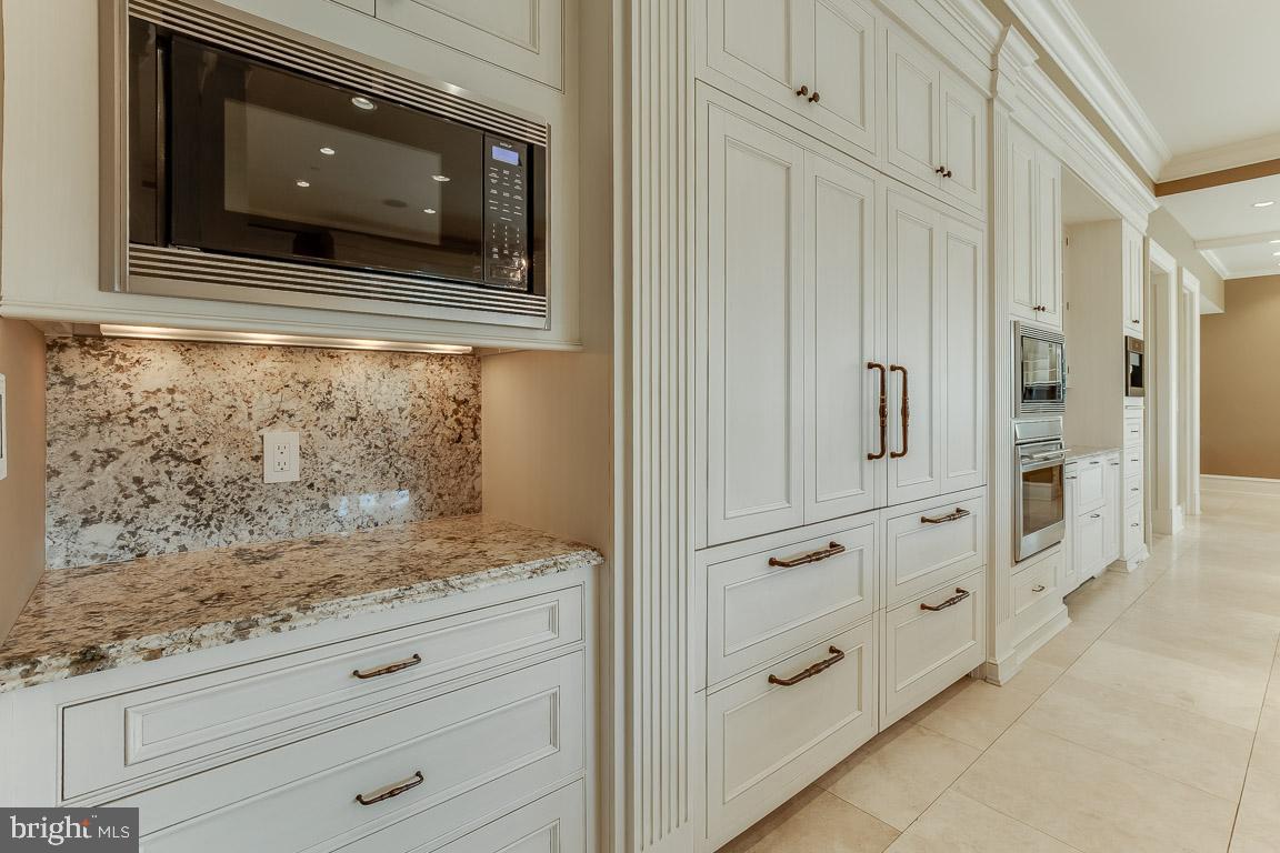 ESTATES @ CREIGHTON FARM - Residential