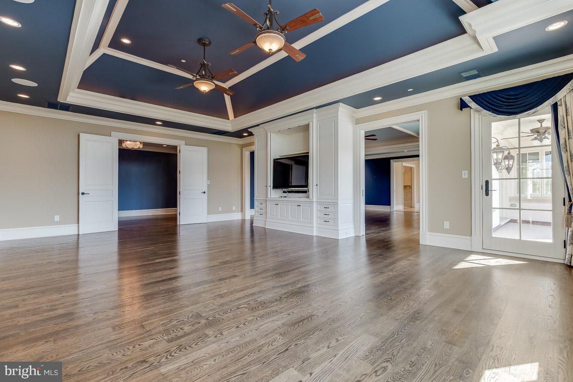 ESTATES @ CREIGHTON FARM - Residential