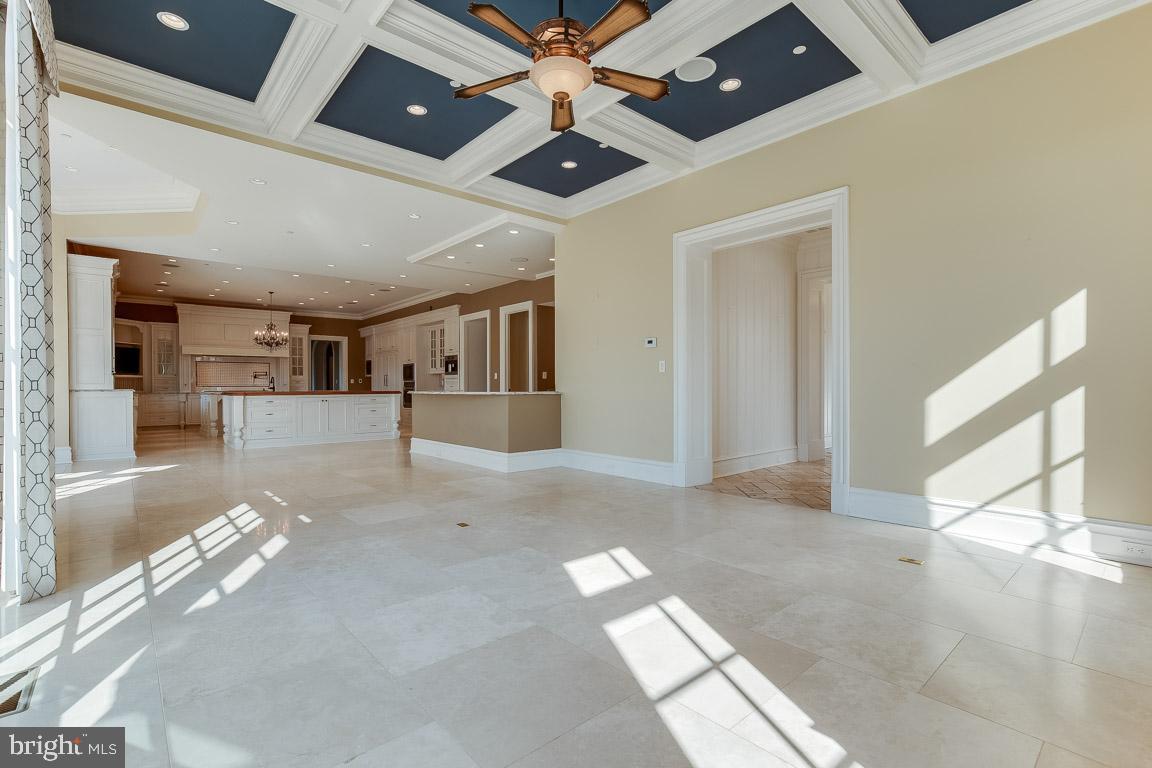 ESTATES @ CREIGHTON FARM - Residential