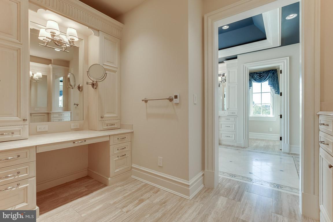 ESTATES @ CREIGHTON FARM - Residential