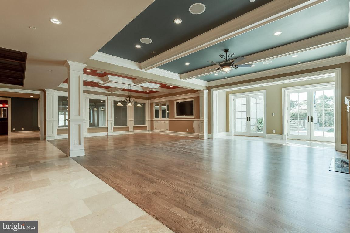 ESTATES @ CREIGHTON FARM - Residential