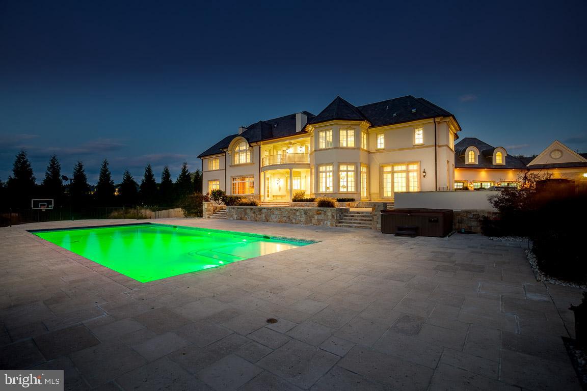 ESTATES @ CREIGHTON FARM - Residential