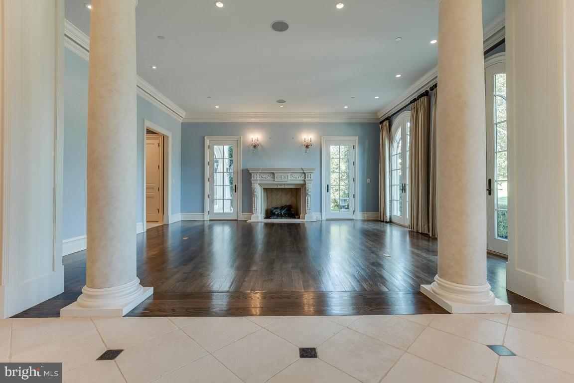 ESTATES @ CREIGHTON FARM - Residential