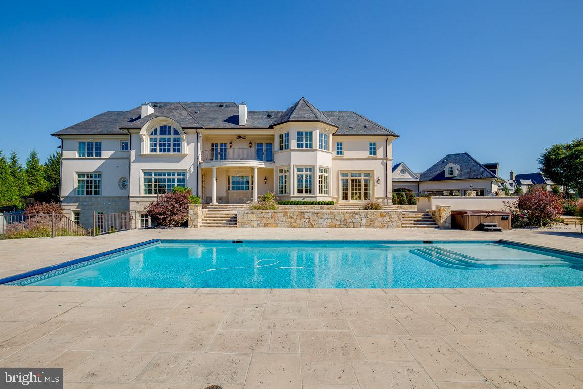 ESTATES @ CREIGHTON FARM - Residential