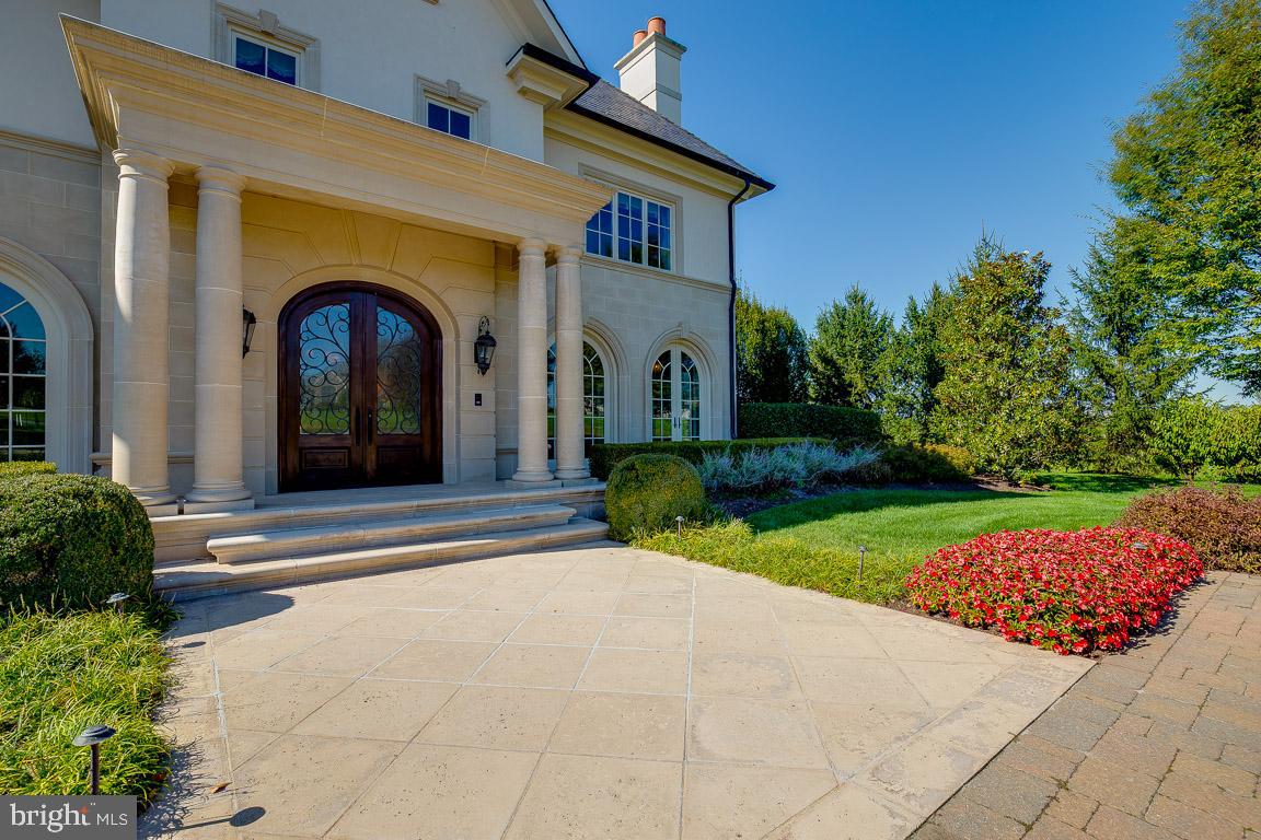 ESTATES @ CREIGHTON FARM - Residential