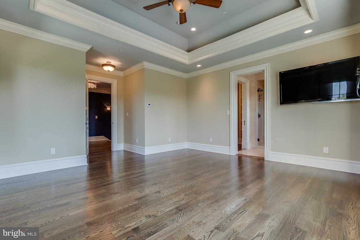 ESTATES @ CREIGHTON FARM - Residential