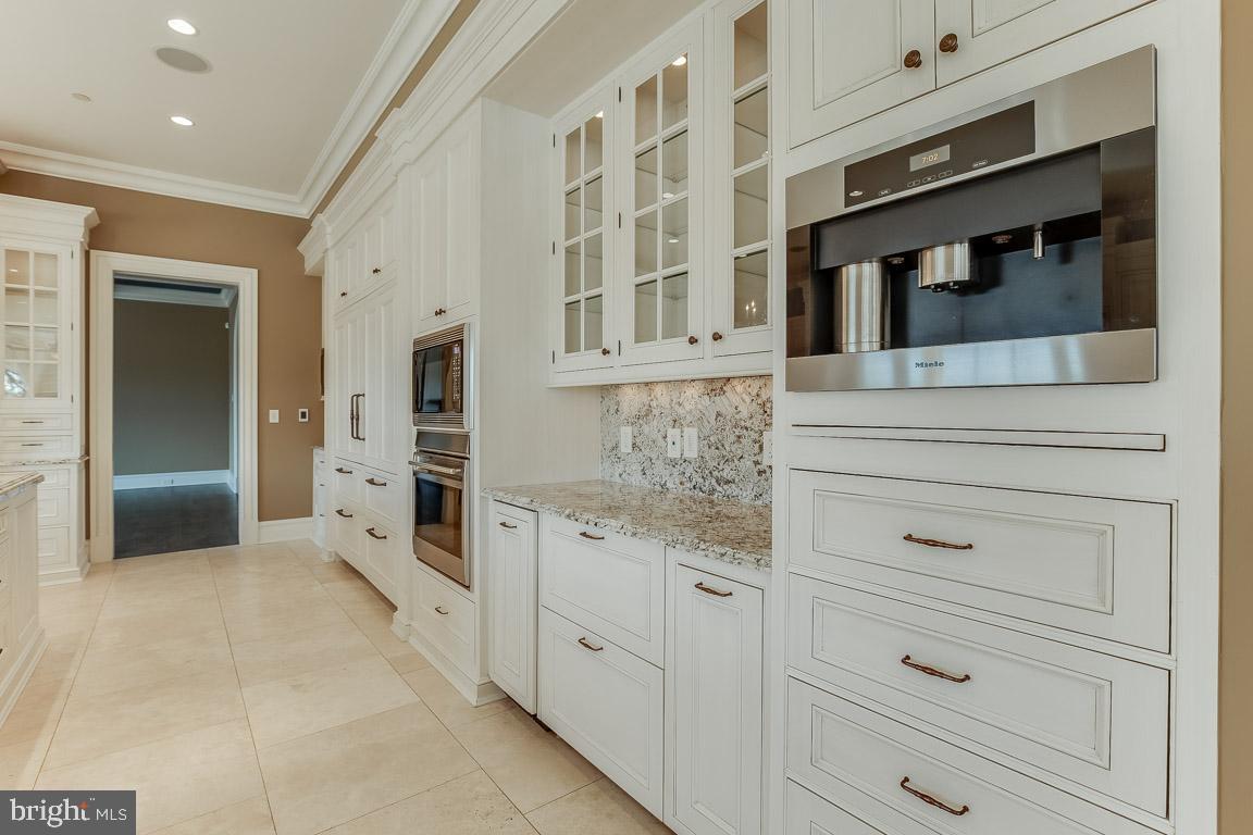 ESTATES @ CREIGHTON FARM - Residential