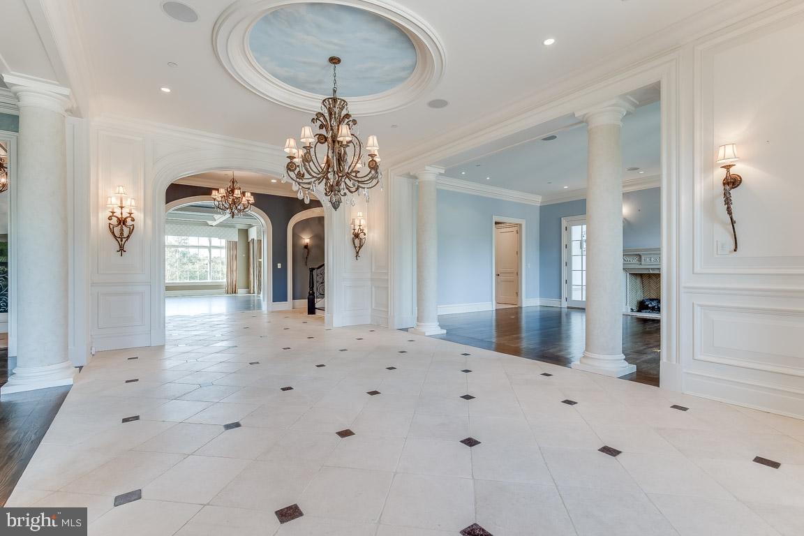 ESTATES @ CREIGHTON FARM - Residential