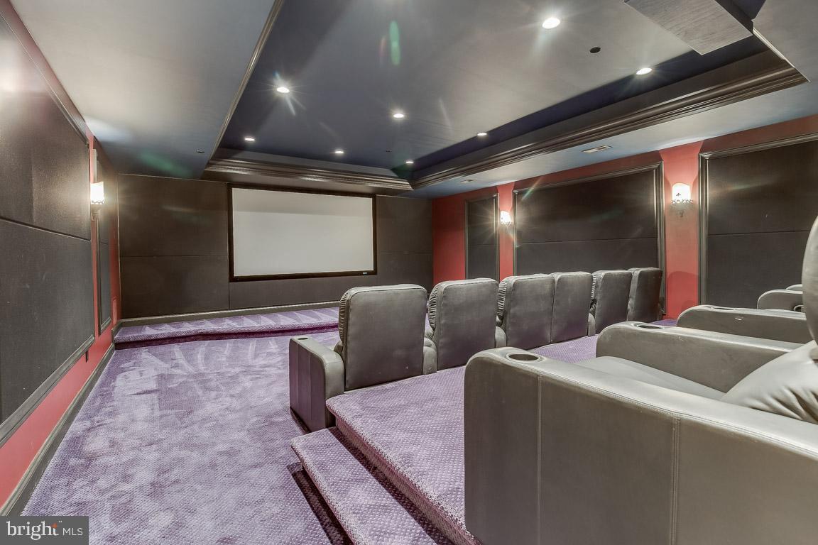 ESTATES @ CREIGHTON FARM - Residential