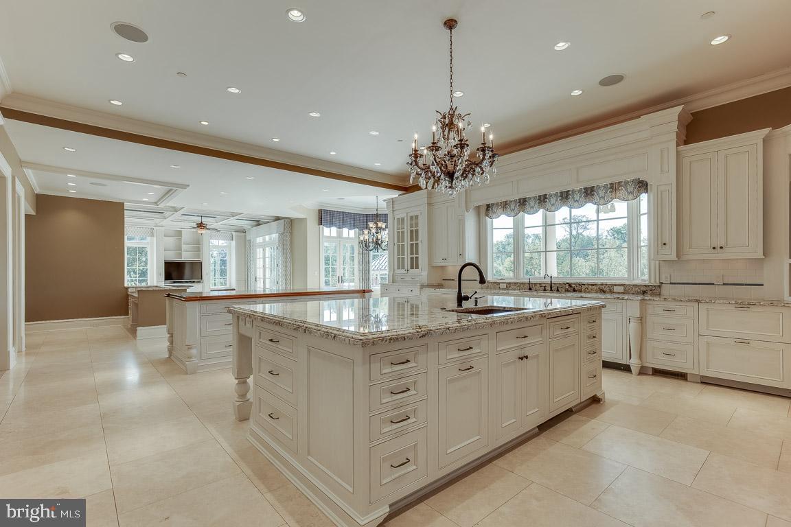 ESTATES @ CREIGHTON FARM - Residential