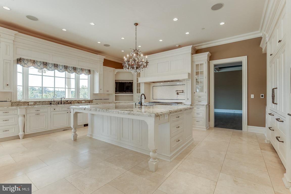 ESTATES @ CREIGHTON FARM - Residential